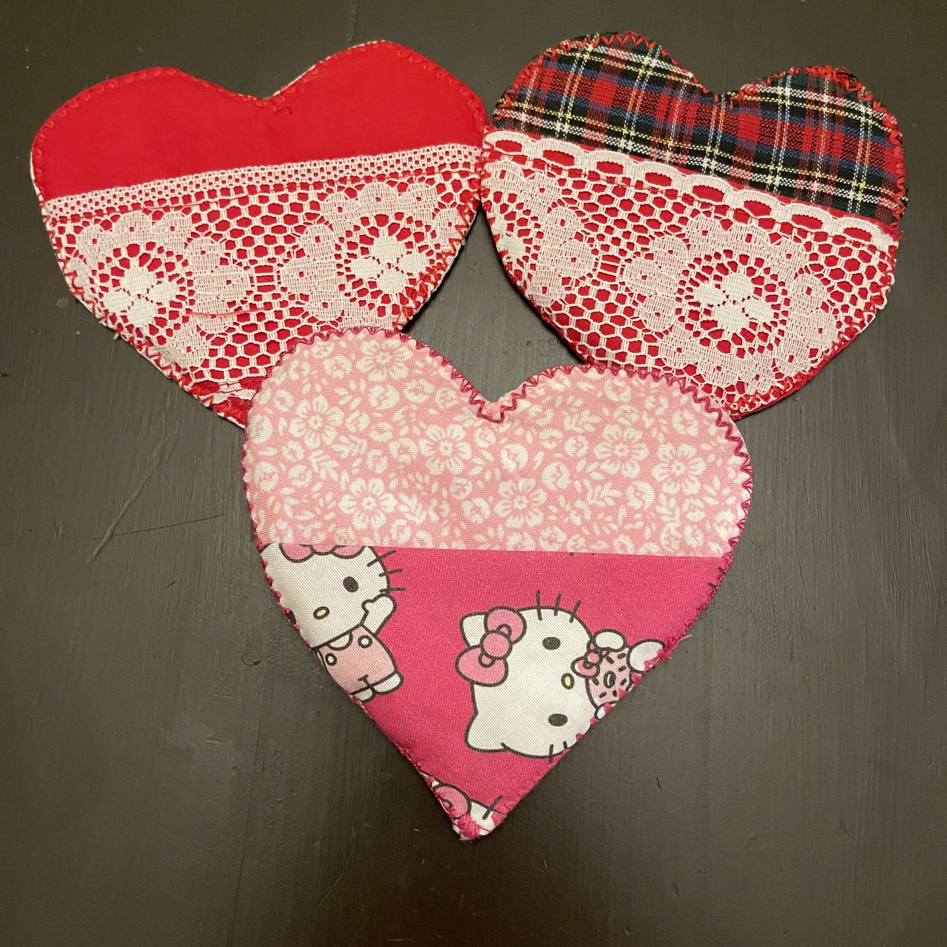 #78 Three quilted pocket hearts, red